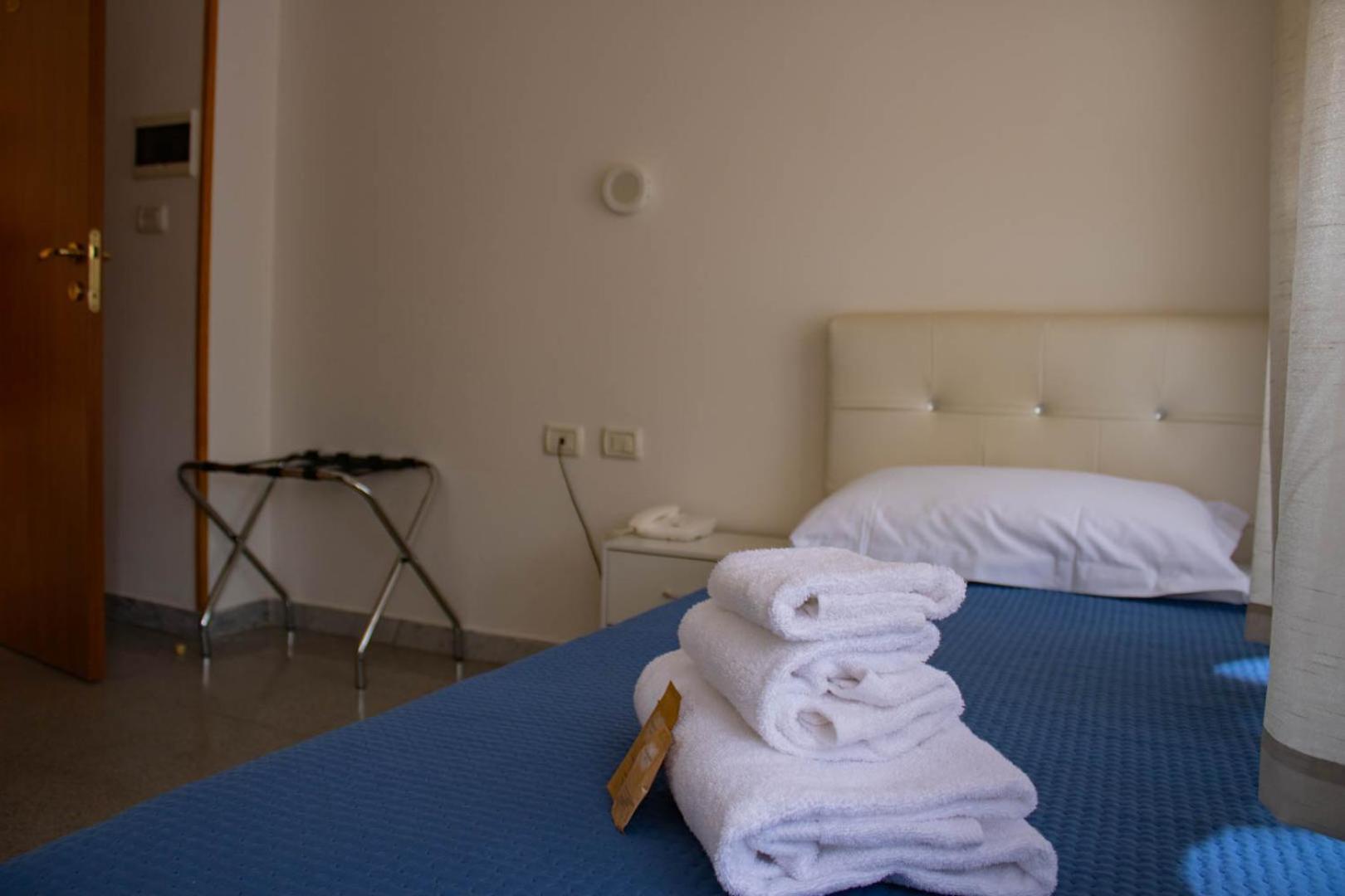 Oasi San Francesco Hotel Rome Exterior photo