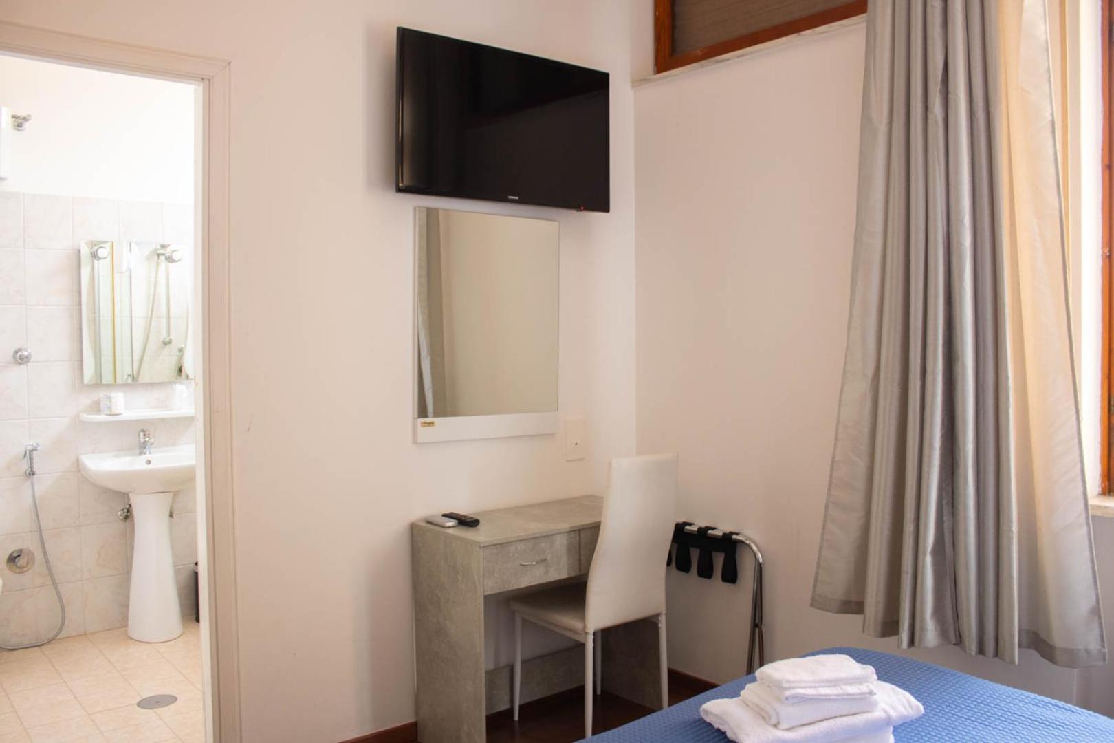 Oasi San Francesco Hotel Rome Exterior photo